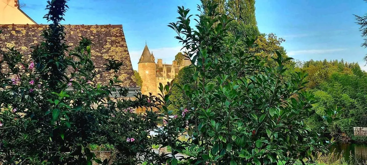 Gîte - Et à côté coule une rivière Josselin